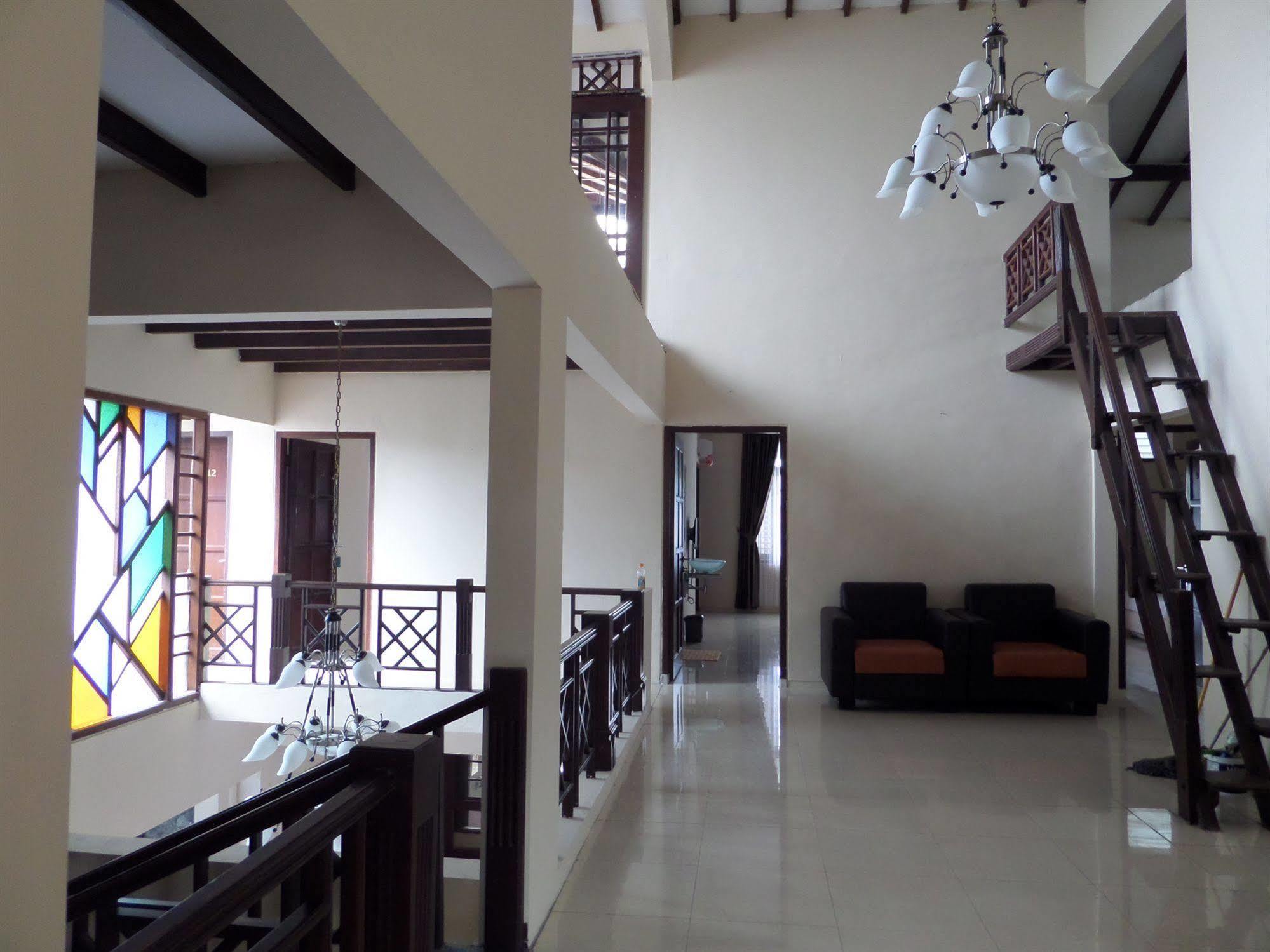 Oyo 201 Emdi House Timoho Hotel Jogjakarta Buitenkant foto