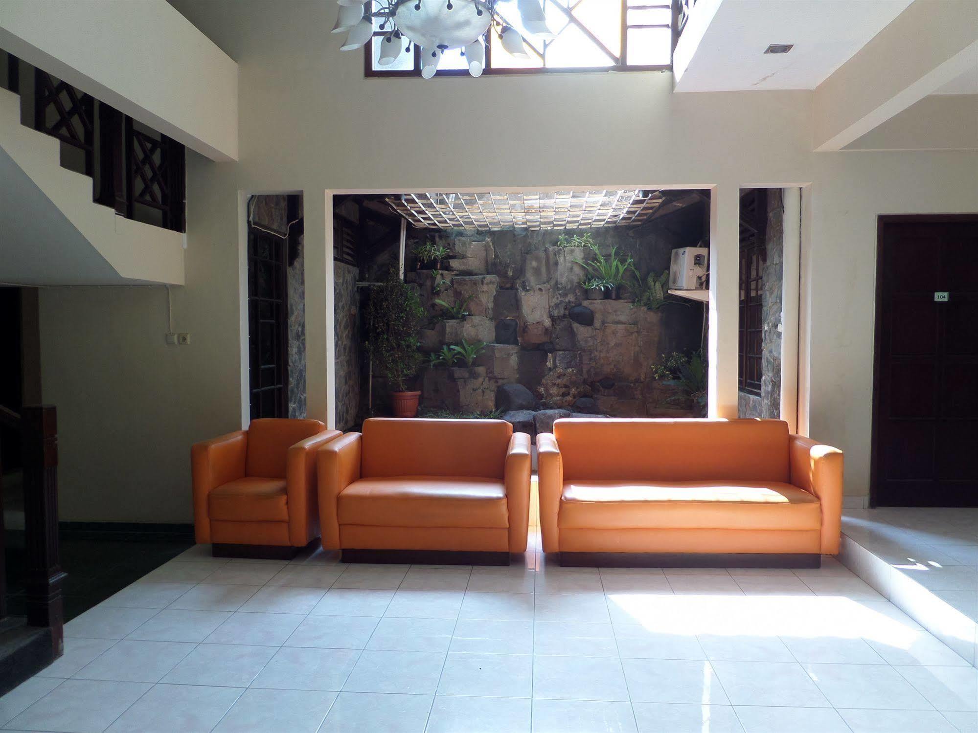 Oyo 201 Emdi House Timoho Hotel Jogjakarta Buitenkant foto
