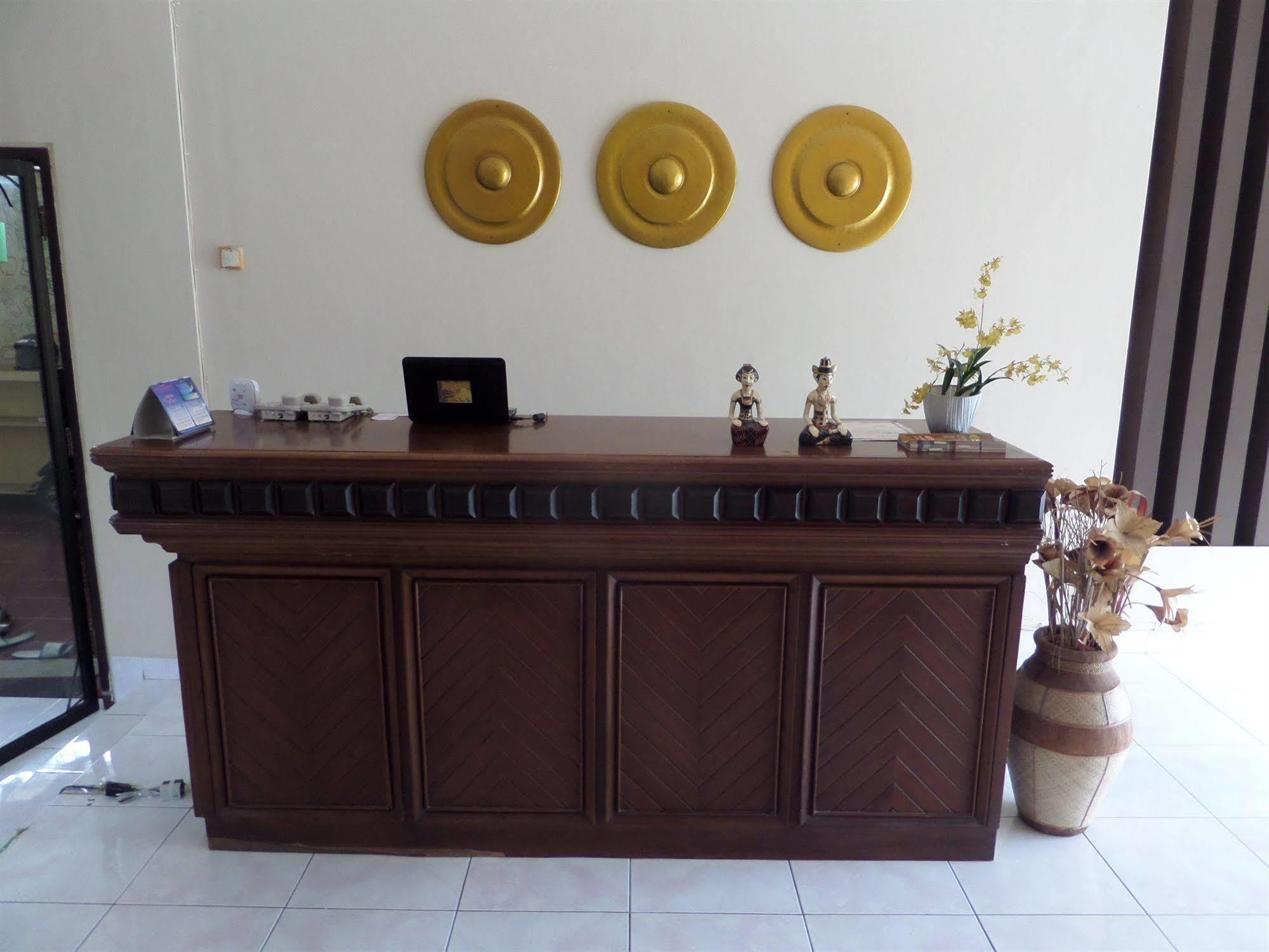 Oyo 201 Emdi House Timoho Hotel Jogjakarta Buitenkant foto