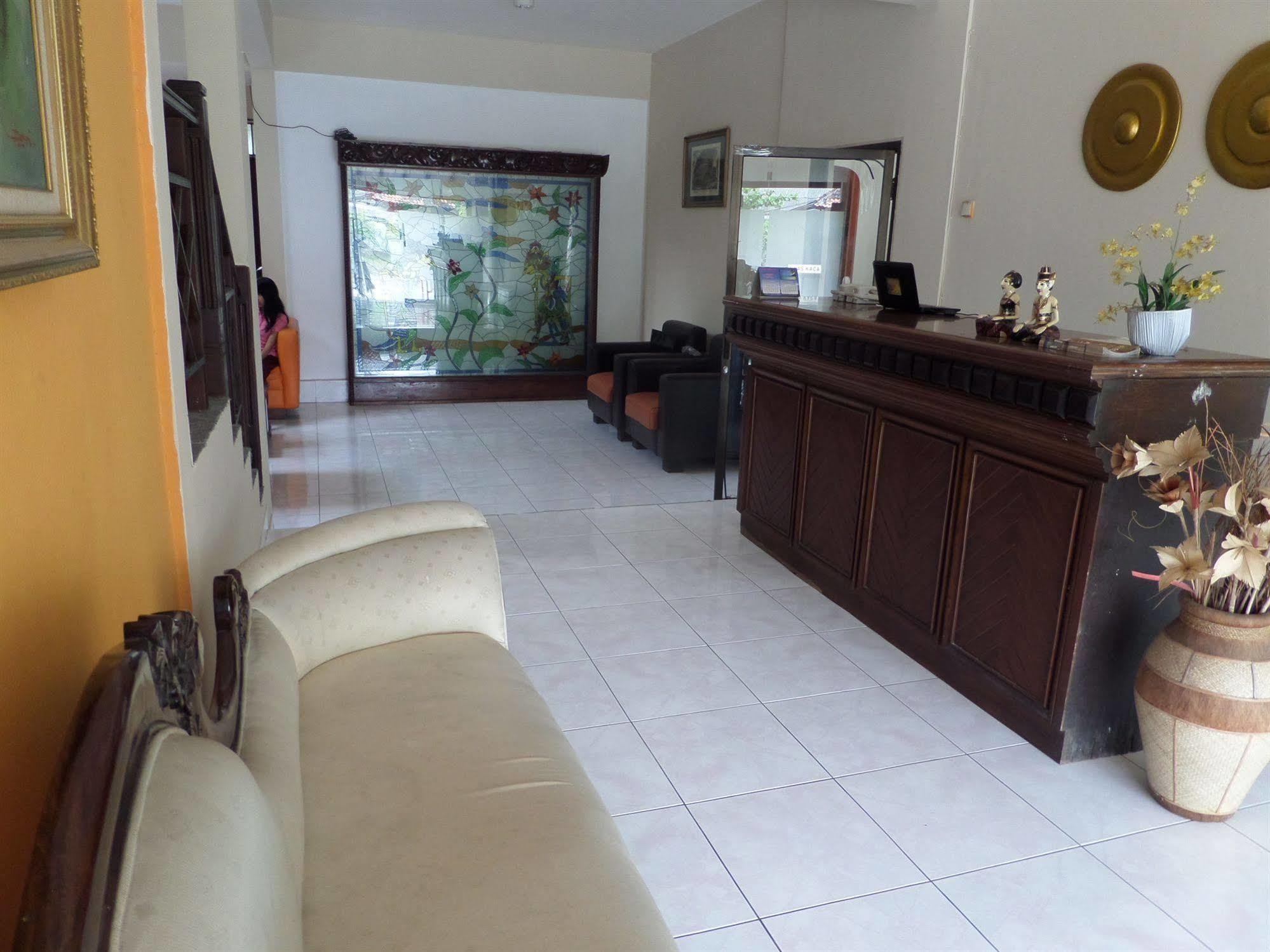 Oyo 201 Emdi House Timoho Hotel Jogjakarta Buitenkant foto