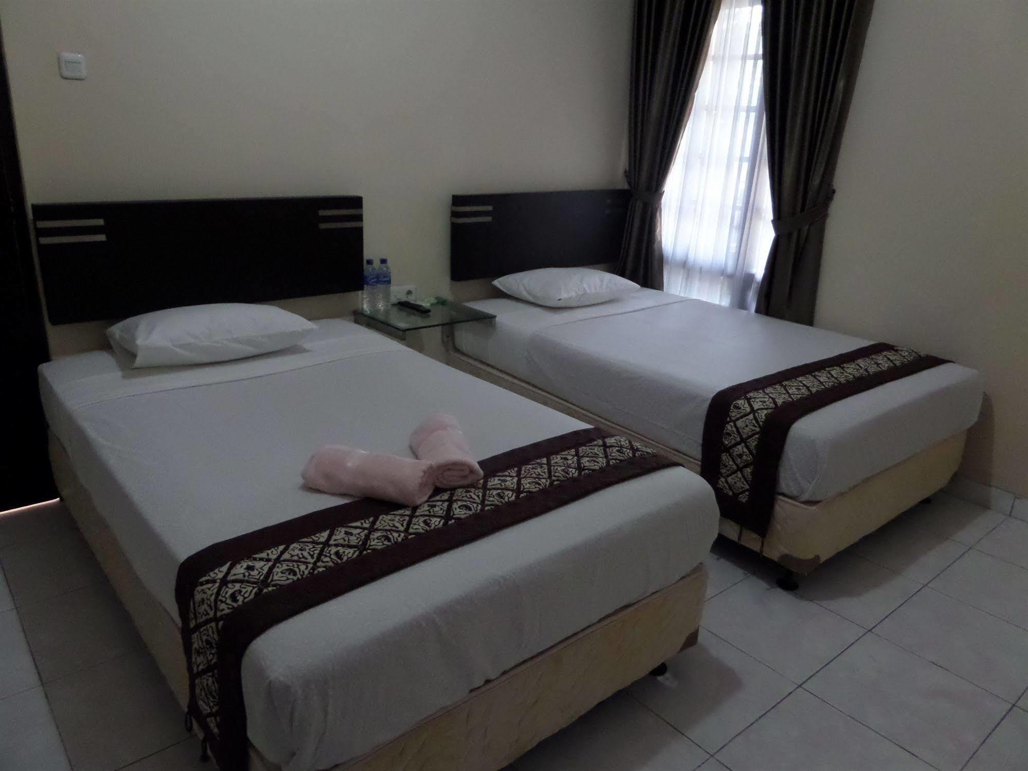 Oyo 201 Emdi House Timoho Hotel Jogjakarta Buitenkant foto